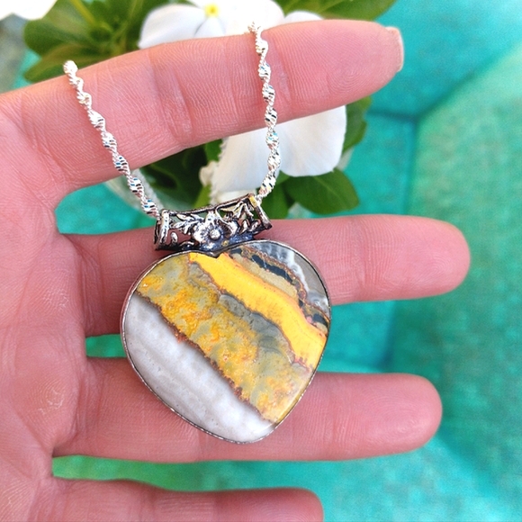 💛Bumble Bee Gemstone Pendant Boho Sterling Silver Necklace - Picture 2 of 5